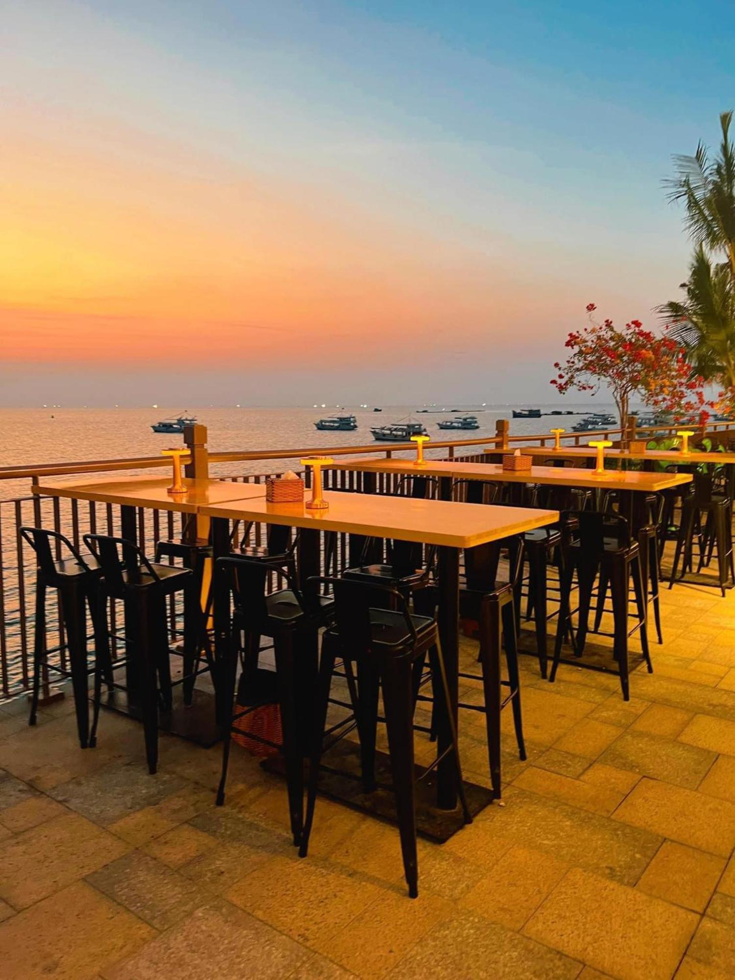 Sunset Sorrento Phu Quoc Aparthotel Buitenkant foto