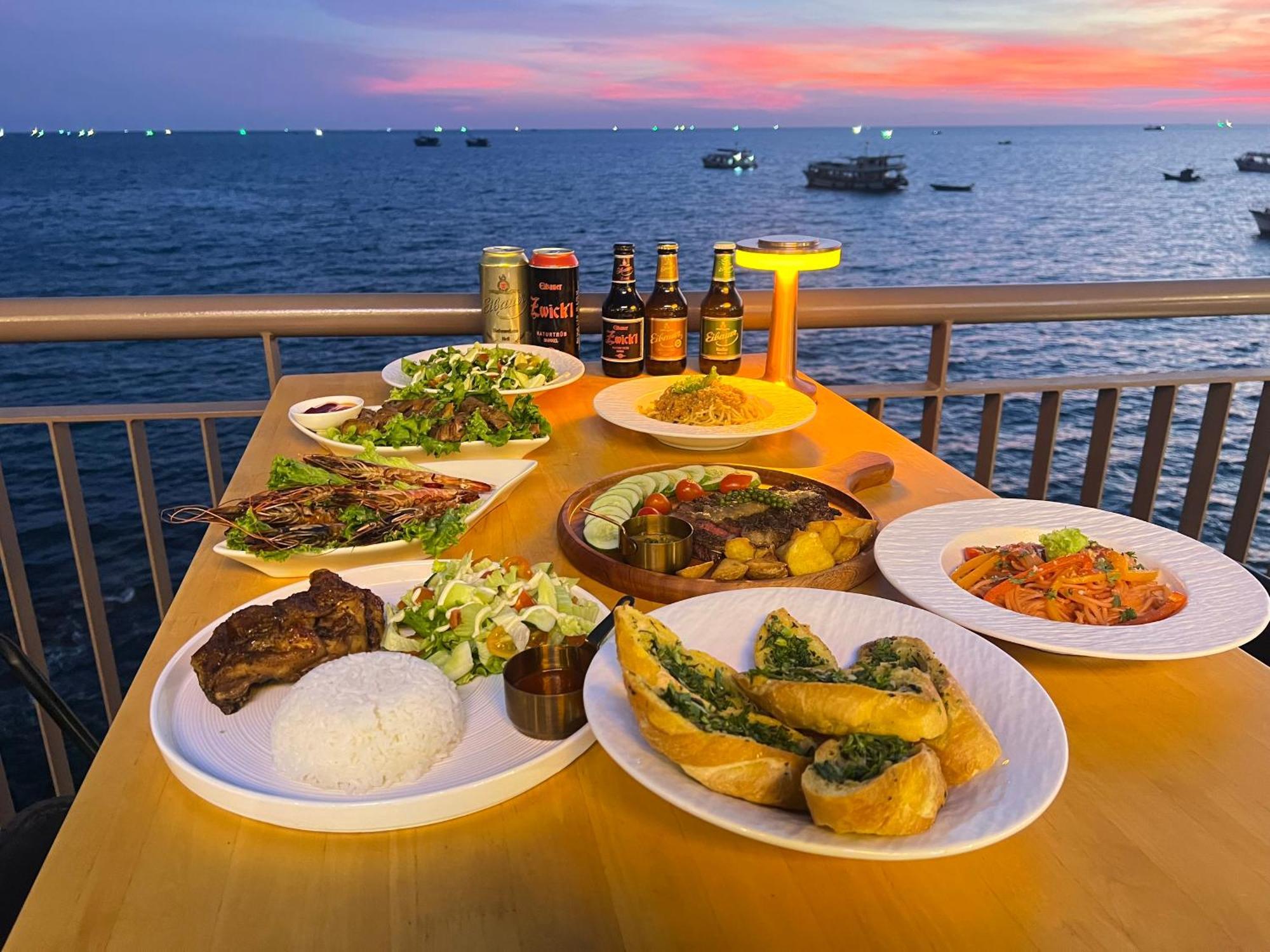 Sunset Sorrento Phu Quoc Aparthotel Buitenkant foto